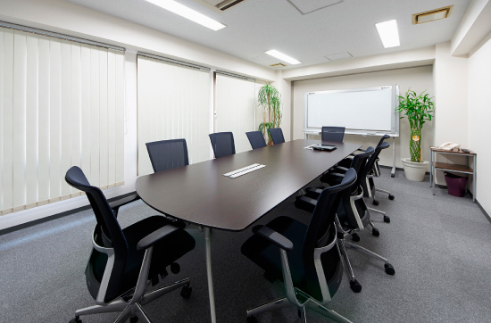 大阪の弁護士事務所、ポプラ法律事務所の会議室の写真その1